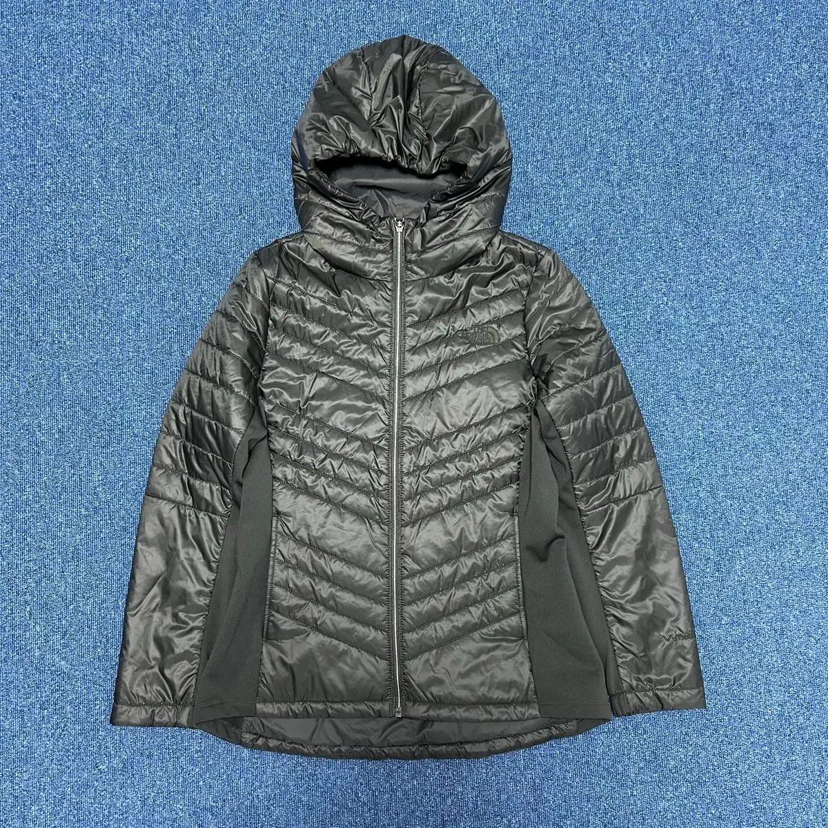 THE NORTH FACE ザノースフェイス 白ラベル カーキ 軽量ダウンM 【公式 