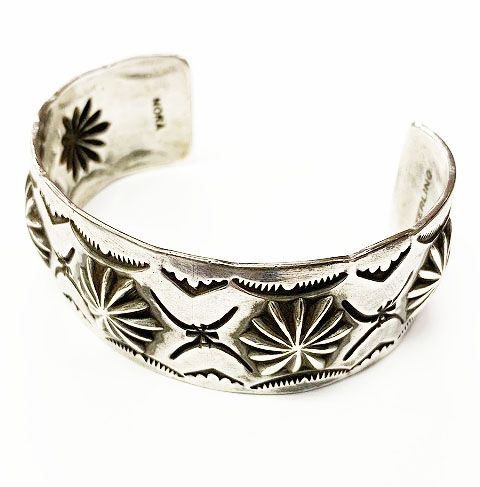 ナバホ族 NAVAJO リポウス バングル NORA TAHE ノラタへ 作