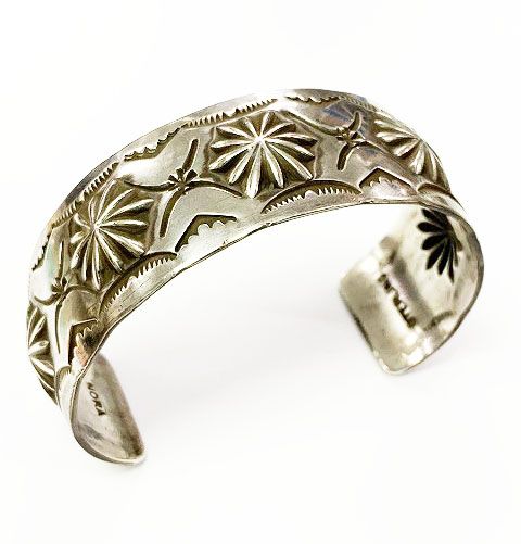 ナバホ族 NAVAJO リポウス バングル NORA TAHE ノラタへ 作