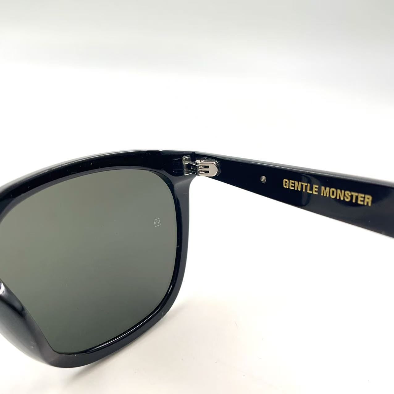 GENTLE MONSTER Lilit 01 アセテート ブラック サングラス シルバー