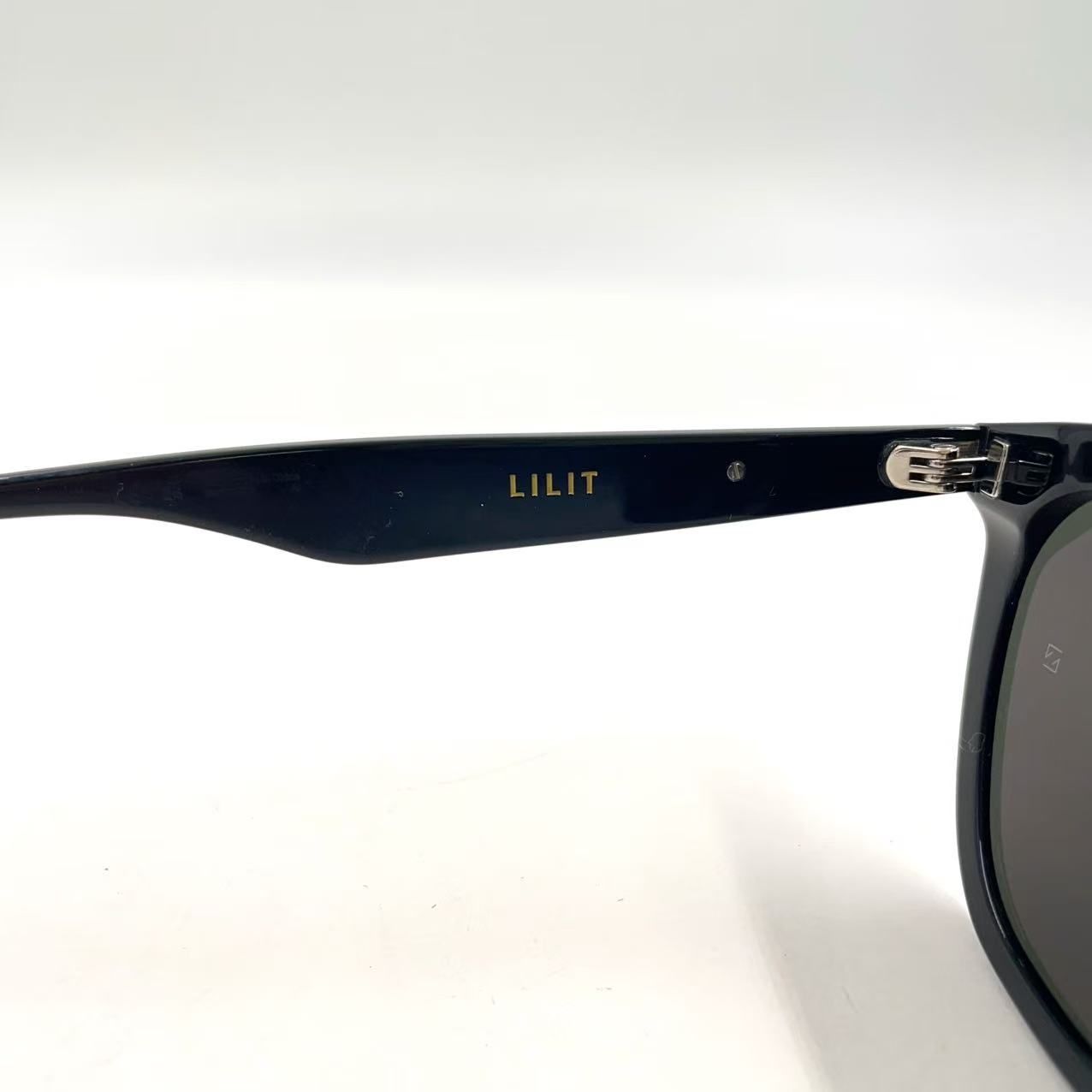 GENTLE MONSTER Lilit 01 アセテート ブラック サングラス シルバー