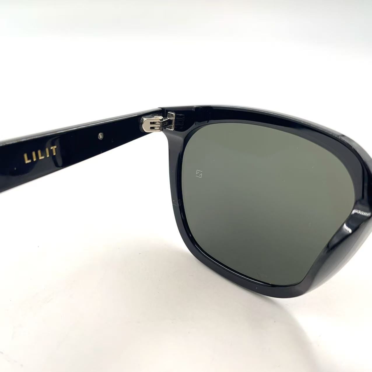 GENTLE MONSTER Lilit 01 アセテート ブラック サングラス シルバー