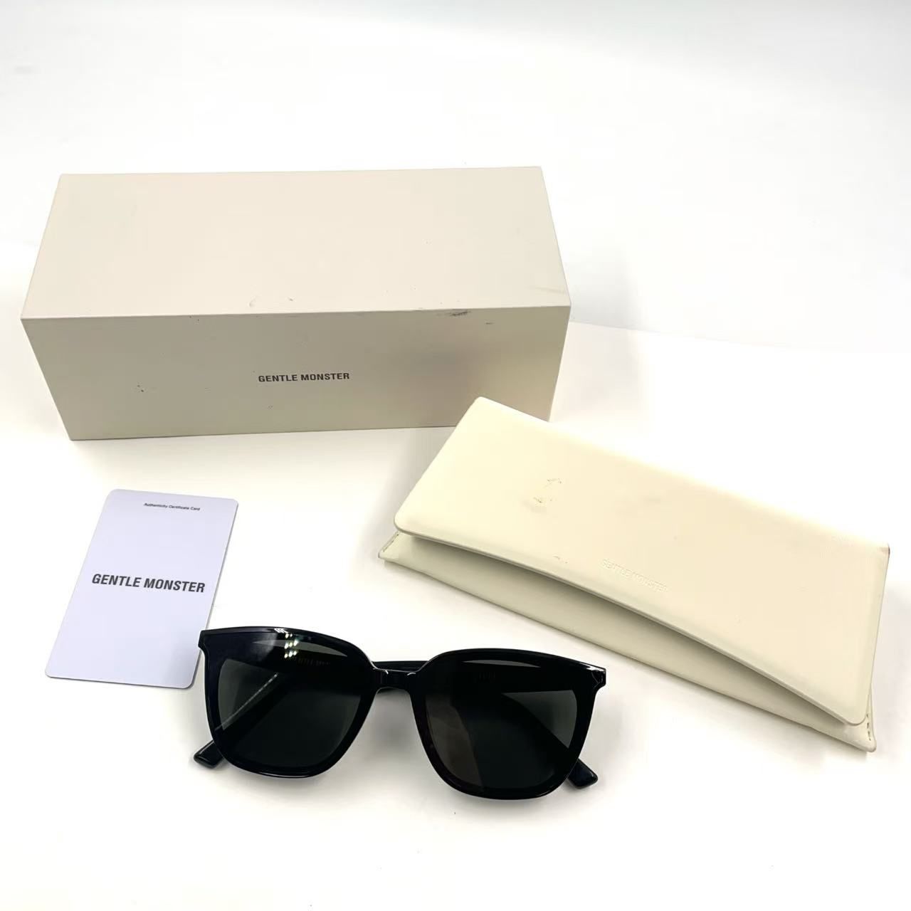 GENTLE MONSTER Lilit 01 アセテート ブラック サングラス シルバー