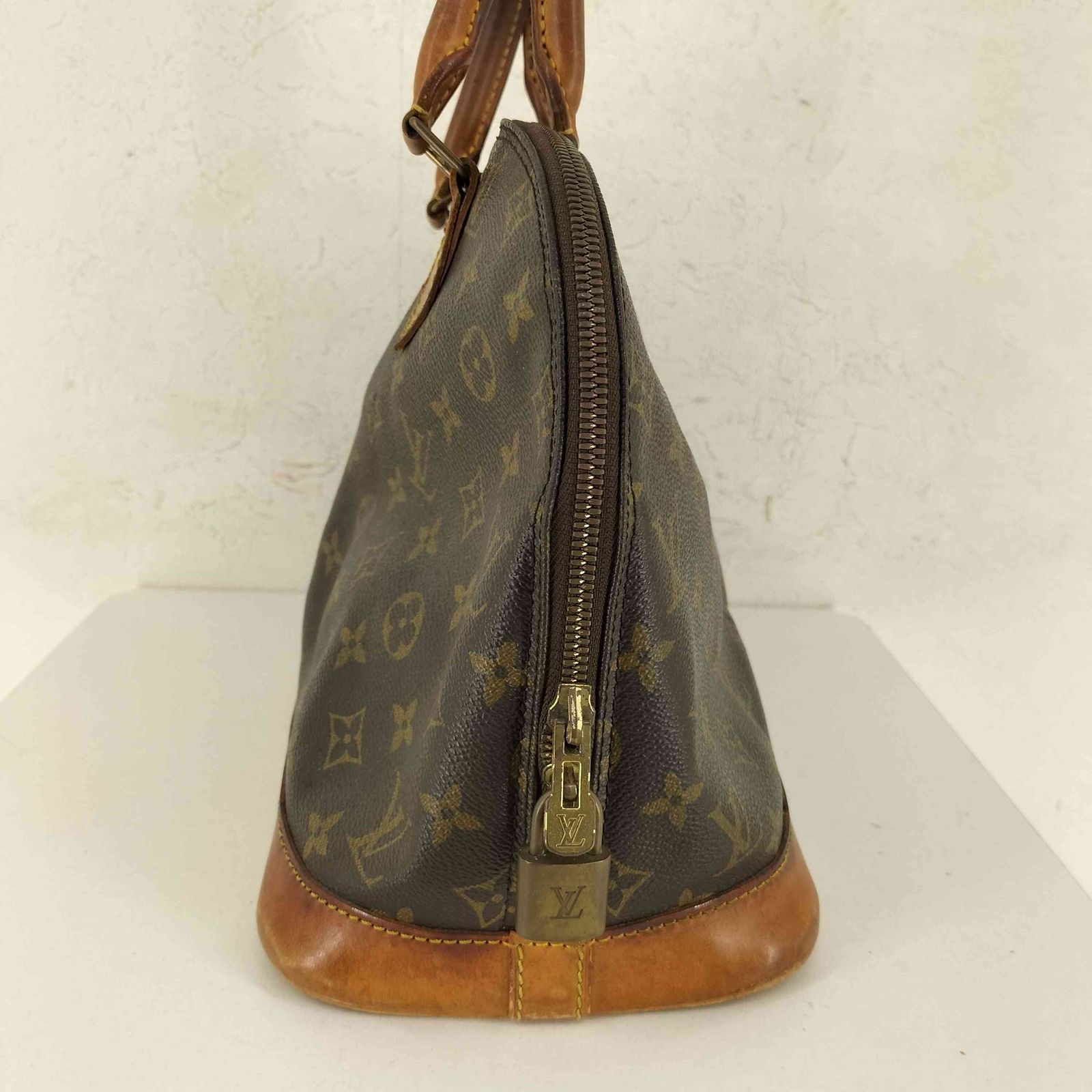 ルイヴィトン ハンドバッグ アルマ モノグラム フォーマル 南京錠 ブラウン ルイヴィトン LOUIS VUITTON モノグラム アルマ ハンドバッグ 南京錠