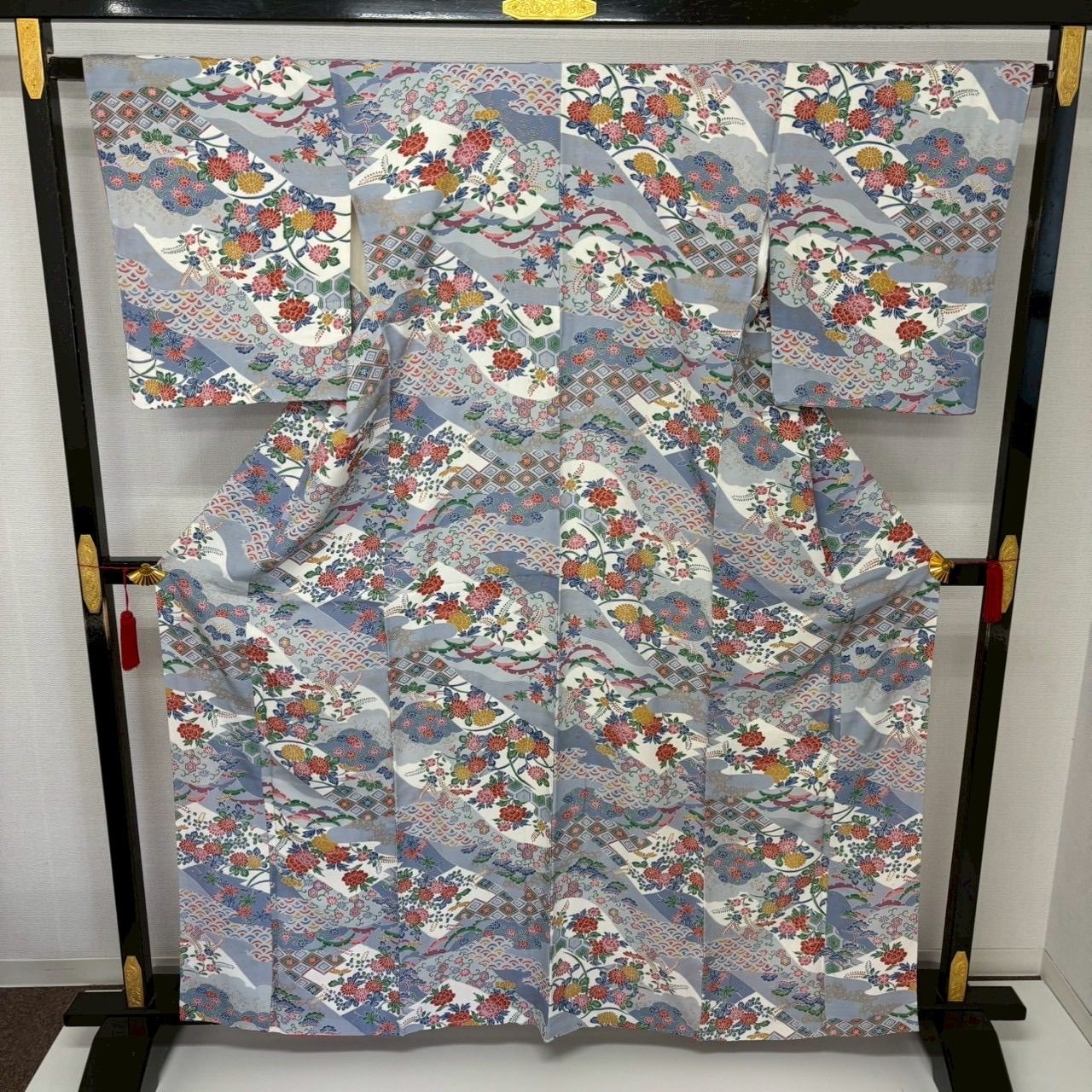 小紋 裄66 金彩 花唐草 松 素敵な染め 正絹 着物 MK-1960 - メルカリ