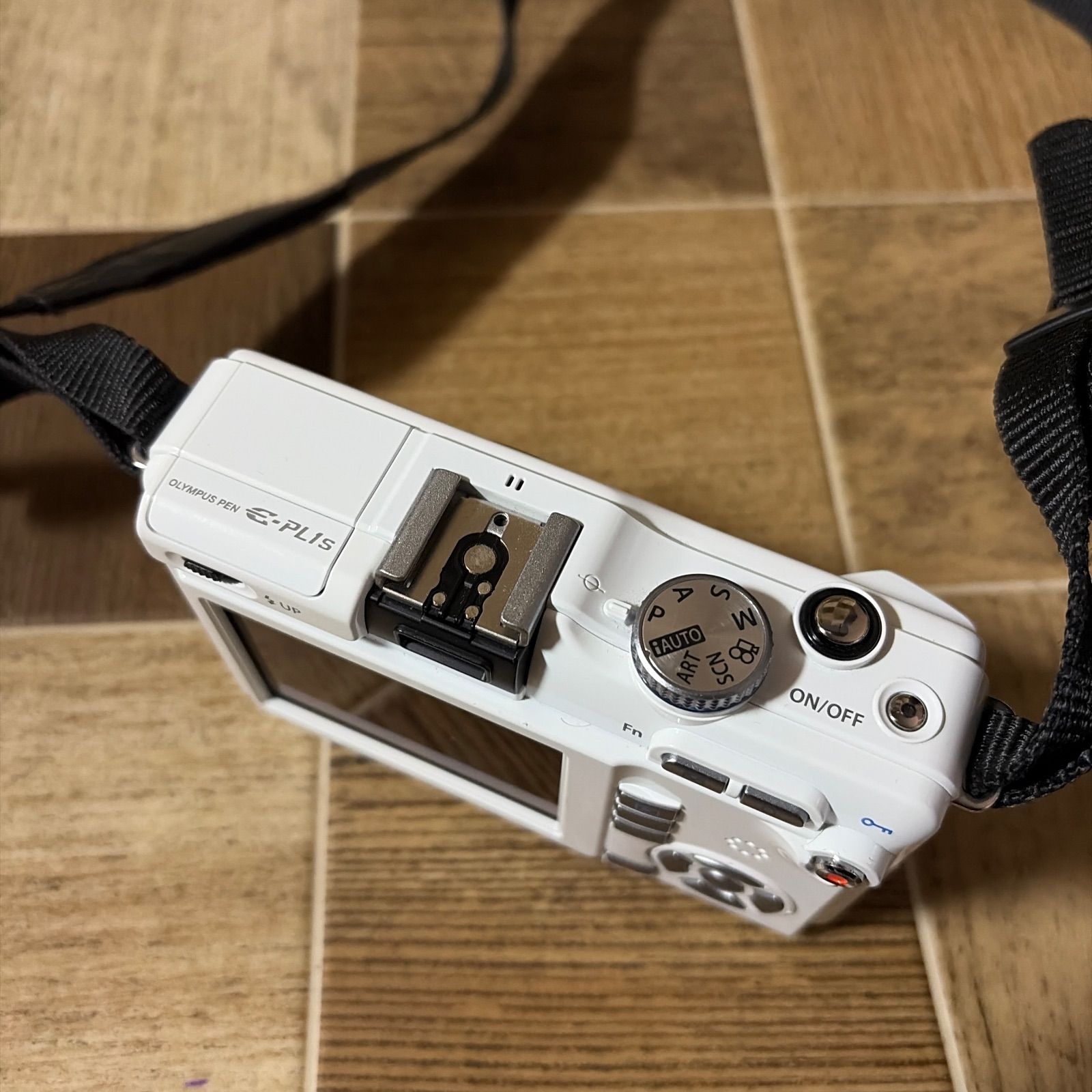 OLYMPUS オリンパス E-PL1s ミラーレス一眼 ホワイト レンズ2個