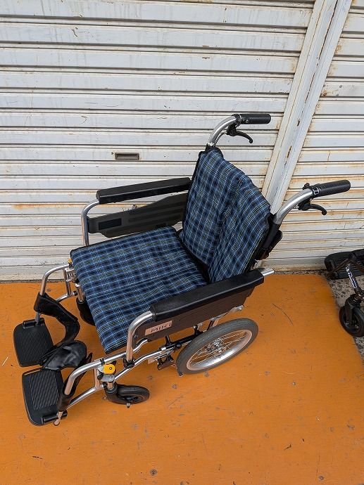 一部地域を除く 介助式車椅子スキット SKT-2 km-25-1203-13