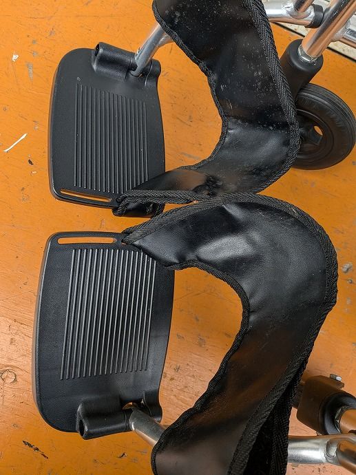 一部地域を除く 介助式車椅子スキット SKT-2 km-25-1203-13