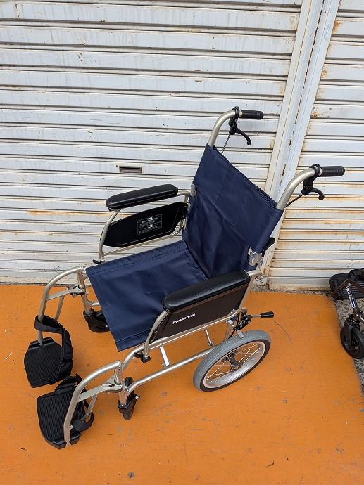 一部地域を除く パナソニック 介助式車椅子 ライクルR ノーパンクタイヤ 座幅40㎝ km-25-1203-14
