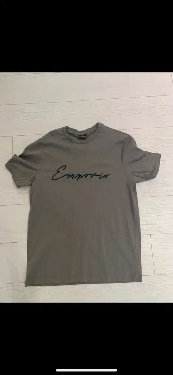 エンポリオアルマーニ グレー Tシャツ デパート
