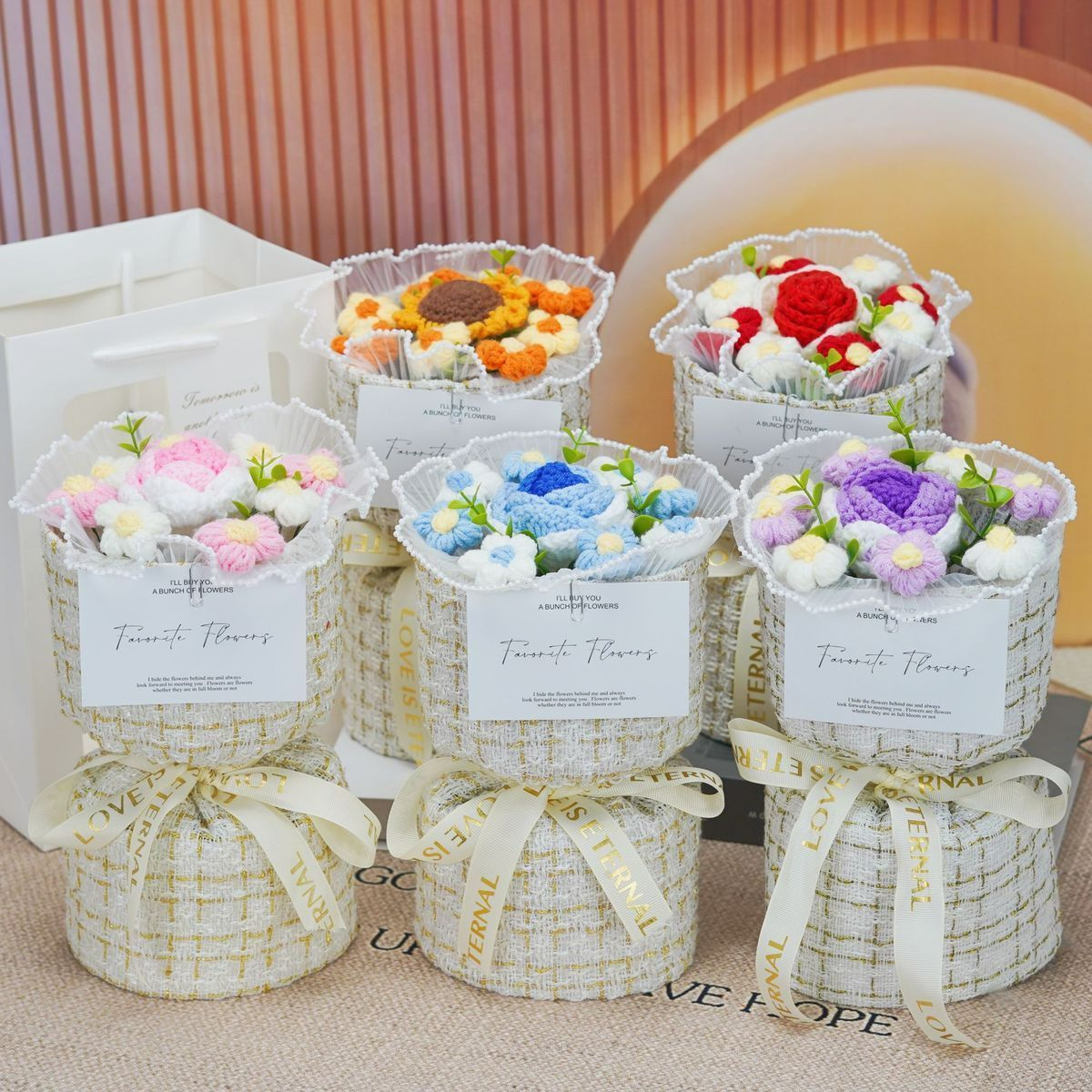 【新品】日本製 スキンベージュ お宮参り 産着 正絹 刺繍入り たとう紙 襦袢付 新品】日本製 スキンベージュ お宮参り 産着 正絹 刺繍入り たとう紙