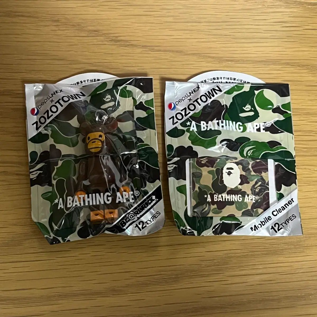 A BATHING APE PEPSI BE RBRICK ベアブリック 70 キーホルダー ストラップ ＆ スマートフォン クリーナー