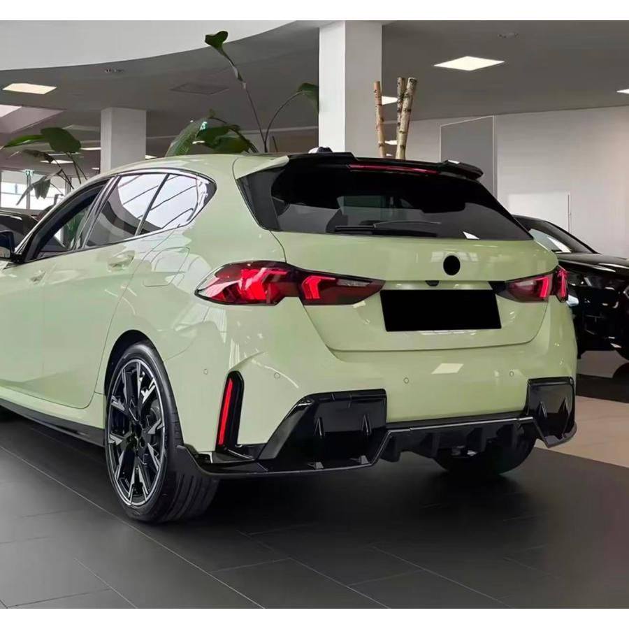 スポーティ全開 リアバンパー リアディフューザー BMW F 70 120 d M 135 xDrive Mスポーツ 1シリーズ 黒 b 13468