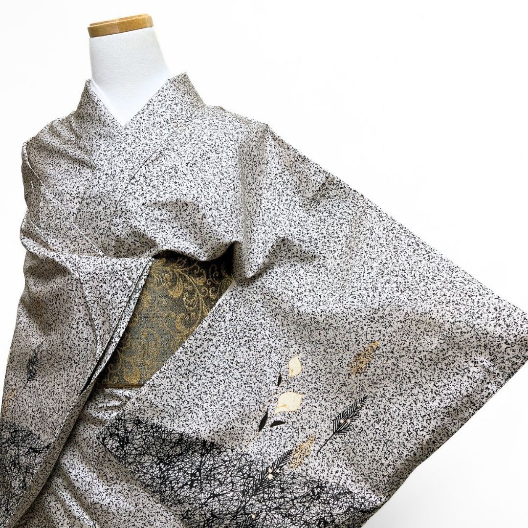 付け下げ 本場大島紬 たたき染 カラーの花 モノトーン 着物 114b p ms