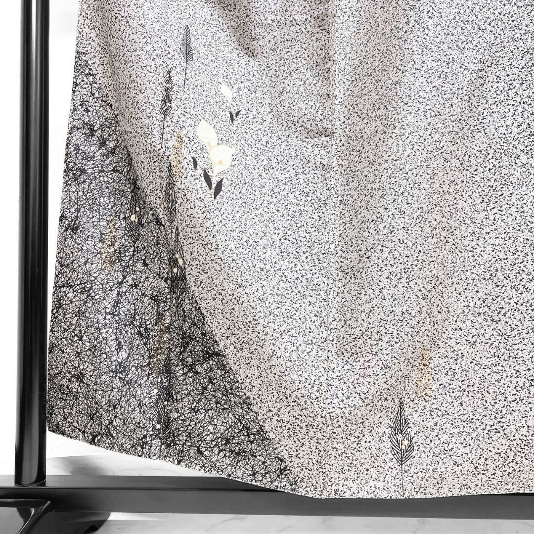 付け下げ 本場大島紬 たたき染 カラーの花 モノトーン 着物 114b p ms