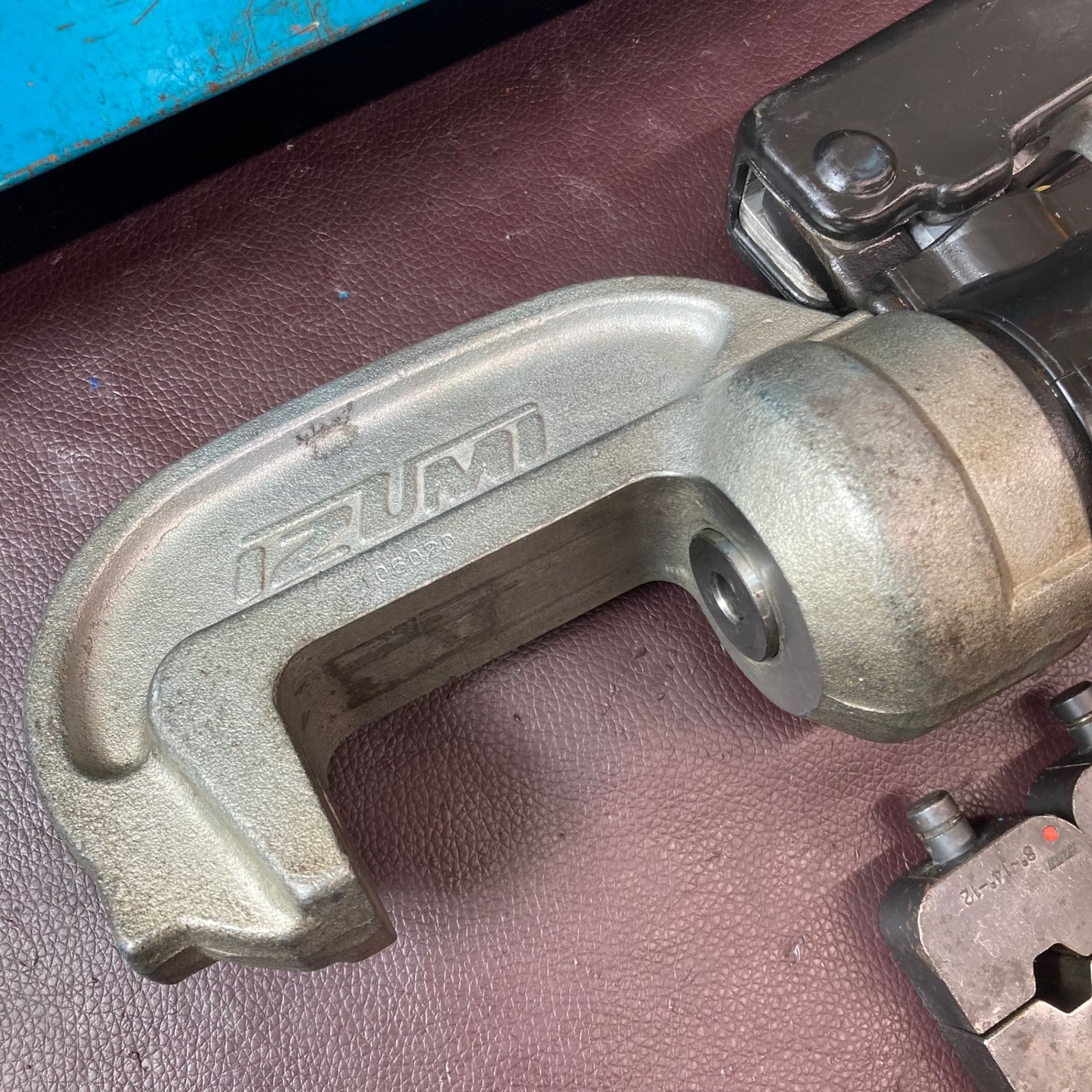 中古品】◇泉精器(IZUMI) T型手動油圧式圧縮工具 EP-365 ダイス 中古品】◇泉精器(IZUMI) T型手動油圧式圧縮工具 EP-365 ダイス