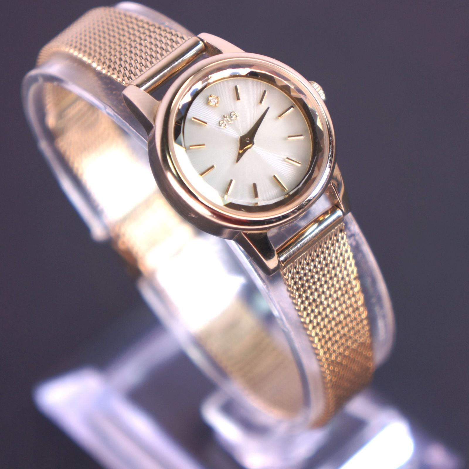 稼働品 ete シェル文字盤ソーラーウォッチ イエローゴールド 1 Pダイヤ