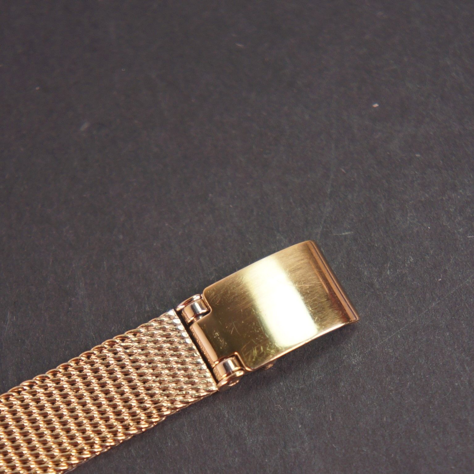 イエローゴールド