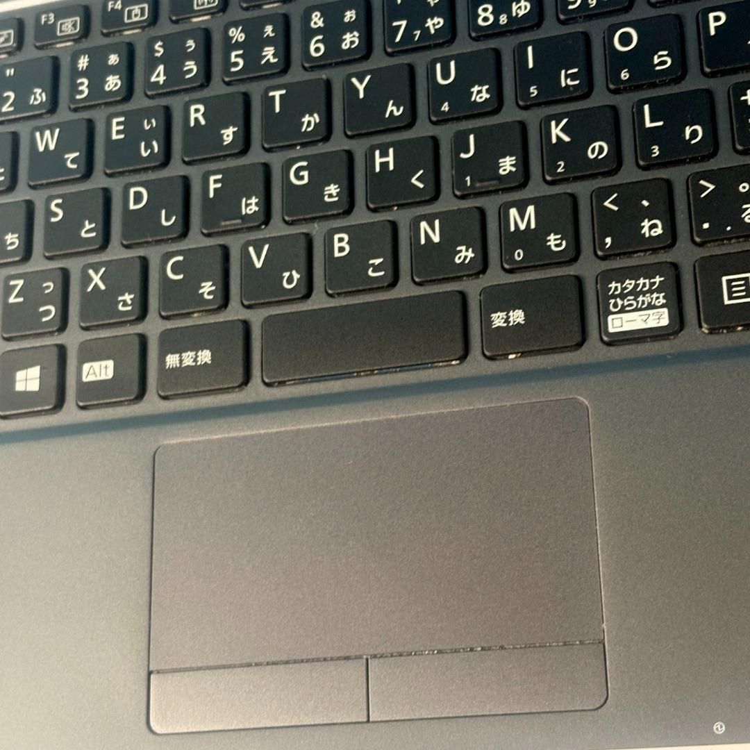 超薄型軽量☆メモリ8GB・SSDで快速☆指紋認証☆Win11☆ノートパソコン