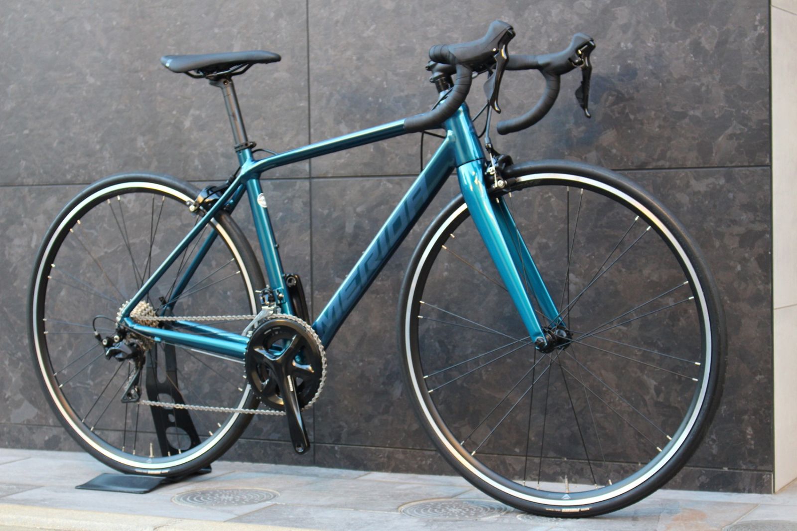 メリダ MERIDA スクルトゥーラ SCULTURA RIM 400 2024モデル 47サイズ