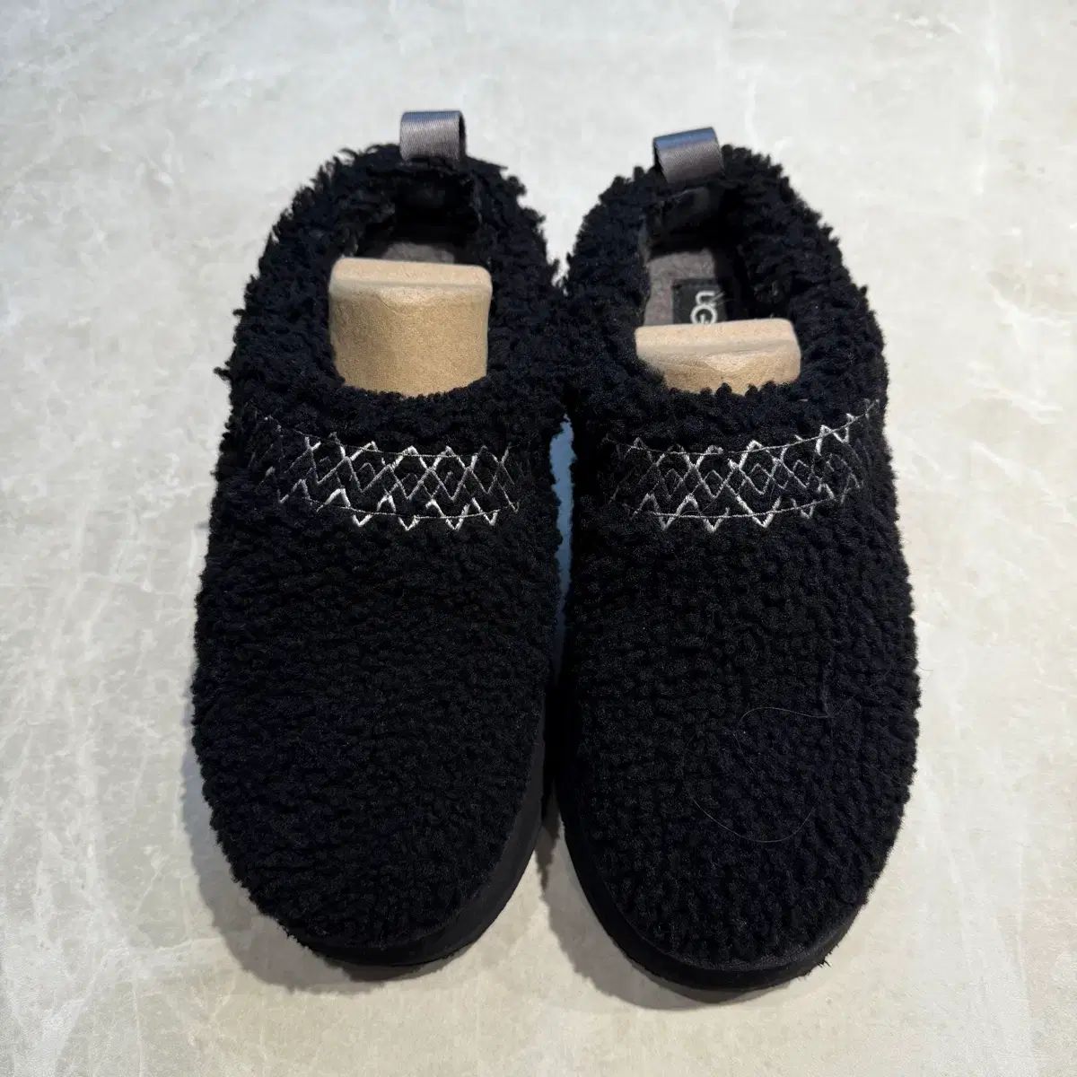 アグ タズ ブレイド 1143976