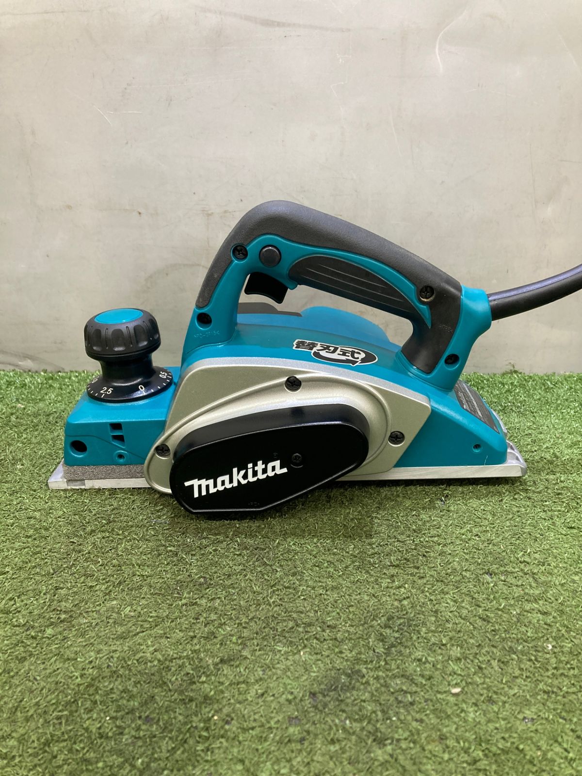 品 0921 makita マキタ 82㎜電気カンナ KP 0800 A ITMUGEDZWBNQ