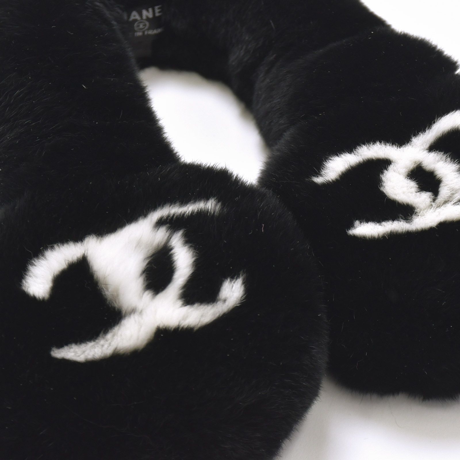 CHANEL シャネル イヤーマフ AA9442 ラパンファー ココマーク CCマーク