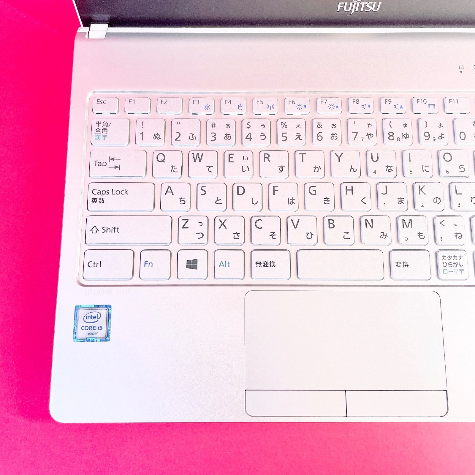 大人気❣️小型軽量✨️薄型ノートパソコン 可愛いホワイト 白