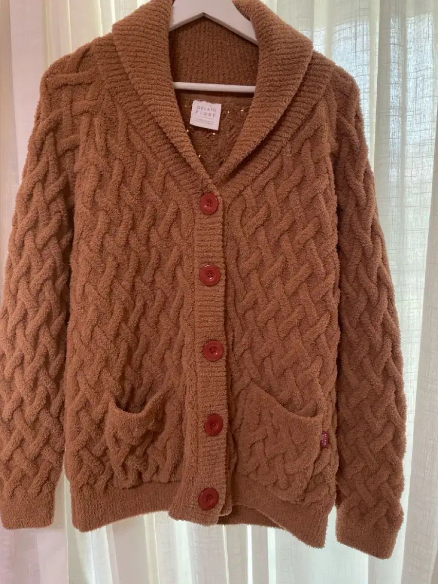 芸能人パジャマ 日本 ルームウェアブランド ジェラートピケ ケーブル編みカーディガン