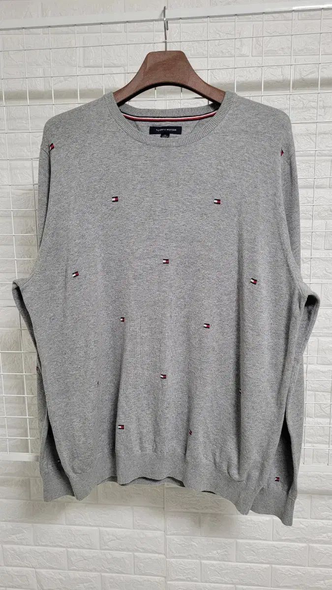 定番人気，2026 XXL Tommy Hilfiger トミーヒルフィガー グレー 刺繍ロゴデザインテープニット 黄金サイズ XXL ニット・セーター