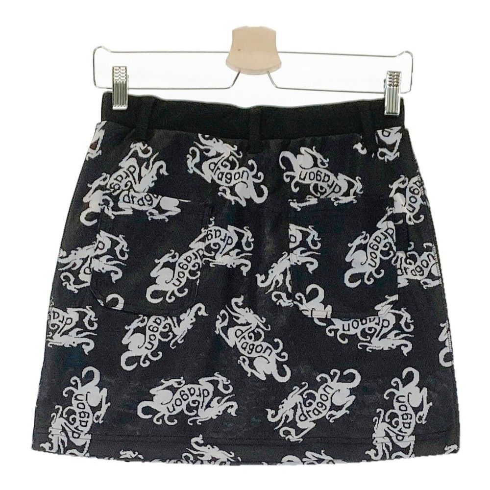 サイズ 2 DANCE WITH DRAGON ダンスウィズドラゴン モデル スカート ドラゴン 総柄 ブラック系 ゴルフウェア レディース ストスト
