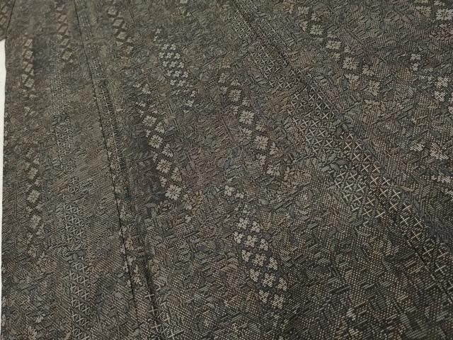 平和屋着物○都喜ヱ門 本場大島紬 泥染め 手織り カタス7マルキ 虹色の