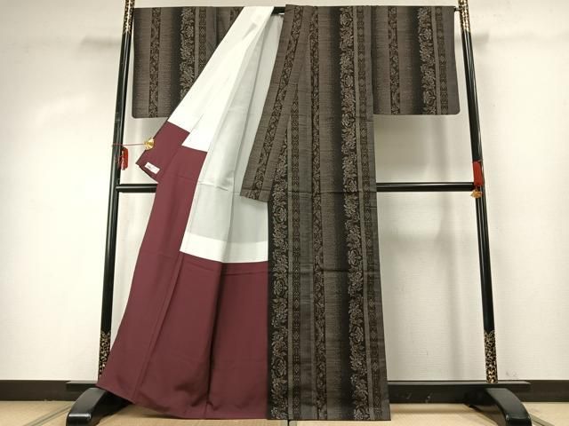 平和屋着物○本場大島紬 泥染め カタス7マルキ 花唐草間道 やまと誂製