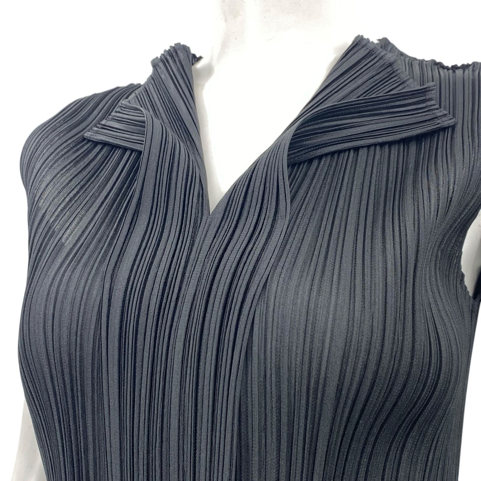 極美品✨ISSEY MIYAKE プリーツ　シルク　グレー　長袖　大きめサイズ 極美品 ISSEY MIYAKE イッセイミヤケ PLEATS PLEASE プリーツプリーズ