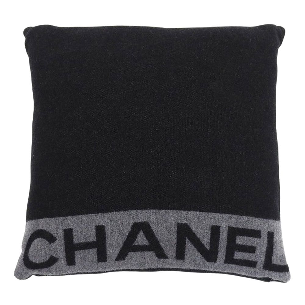 未使用 シャネル CHANEL 2019年商品 バイカラー ロゴクッション 超大判