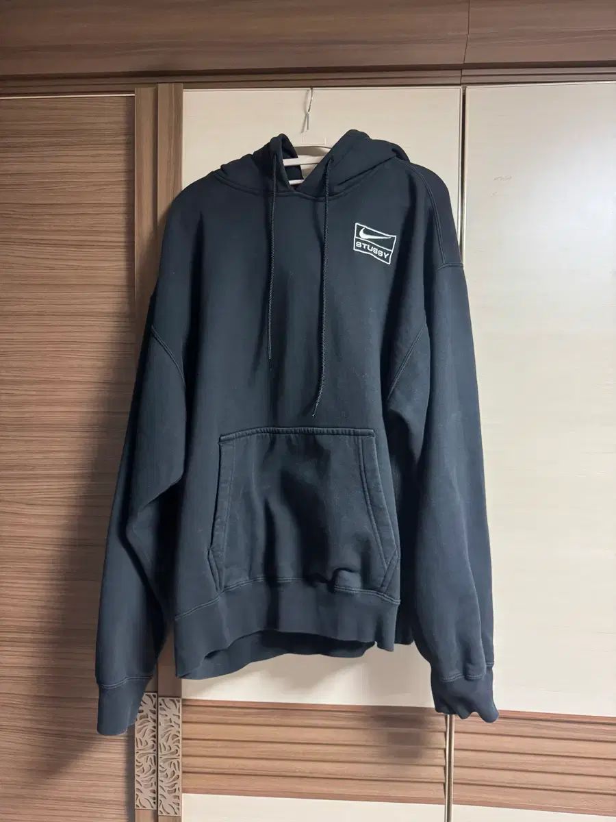 ナイキxステューシー WHO フード 売ります