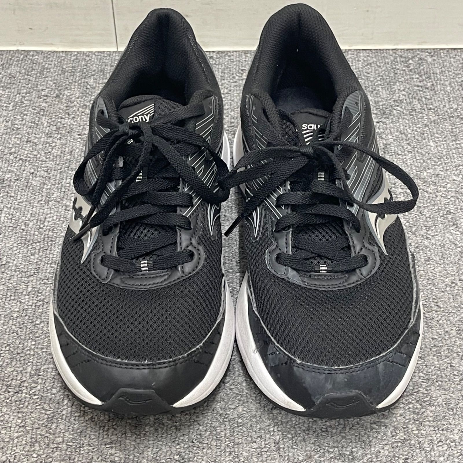 NPA】27cm Saucoy サッカニー ランニングシューズ ブラック 黒 - メルカリ