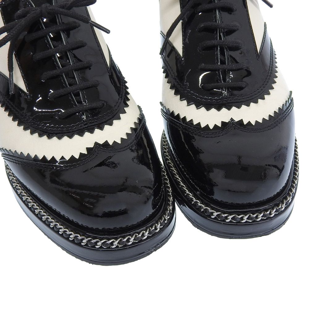 パテントレザー