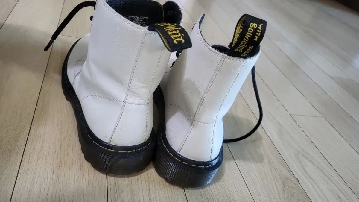 DR. MARTENS ドクターマーチン 白 ブーツ UK6 (245mm) - メルカリ