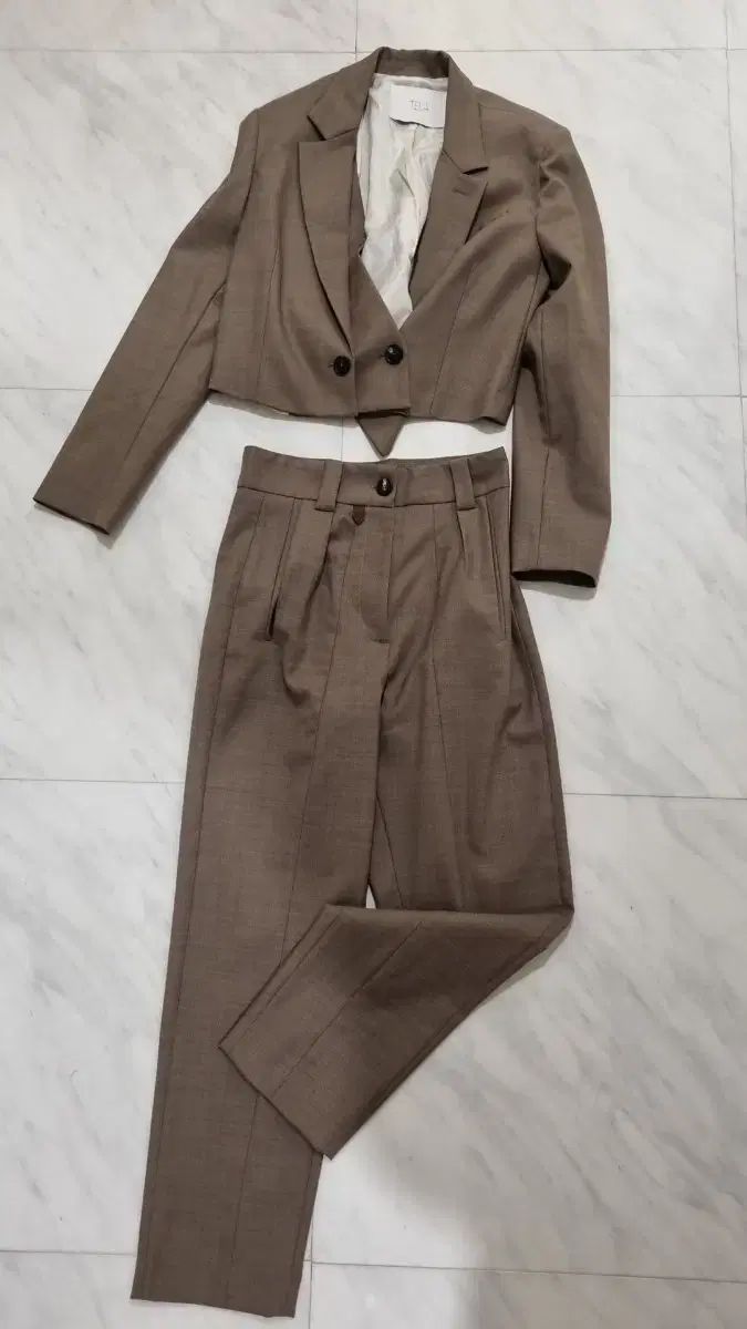 TELA 텔라 クロップド ジャケット セットアップ ブラウン