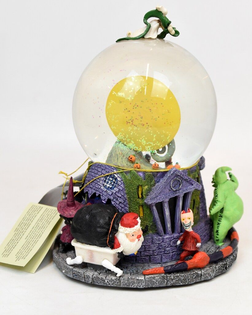 ディズニーストア ディズニースノードーム ナイトメアビフォアクリスマススノードーム