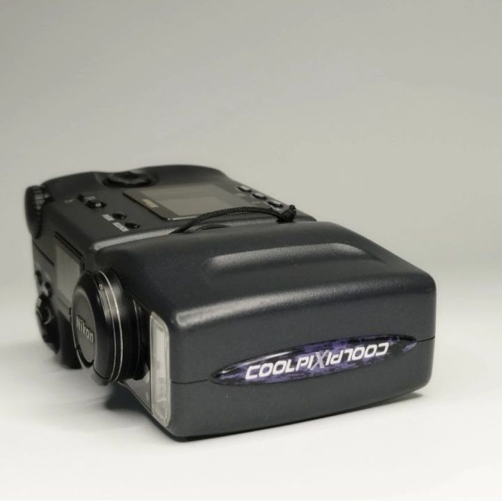 Nikon レトロデジカメ COOLPIX 990 動作品 Nikon COOLPIX 990 オールド