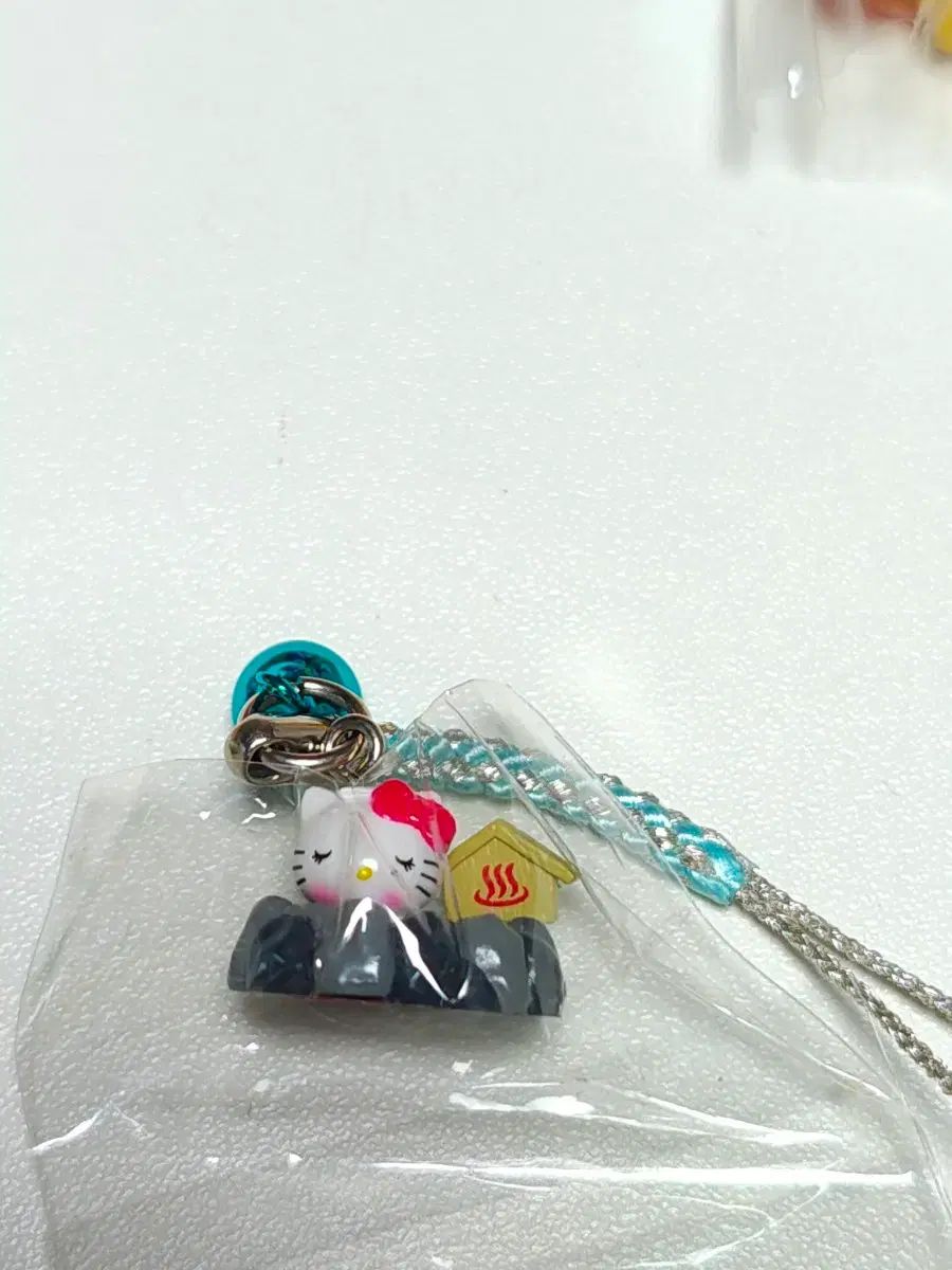 ハローキティ 温泉 ストラップ 出品 - メルカリ