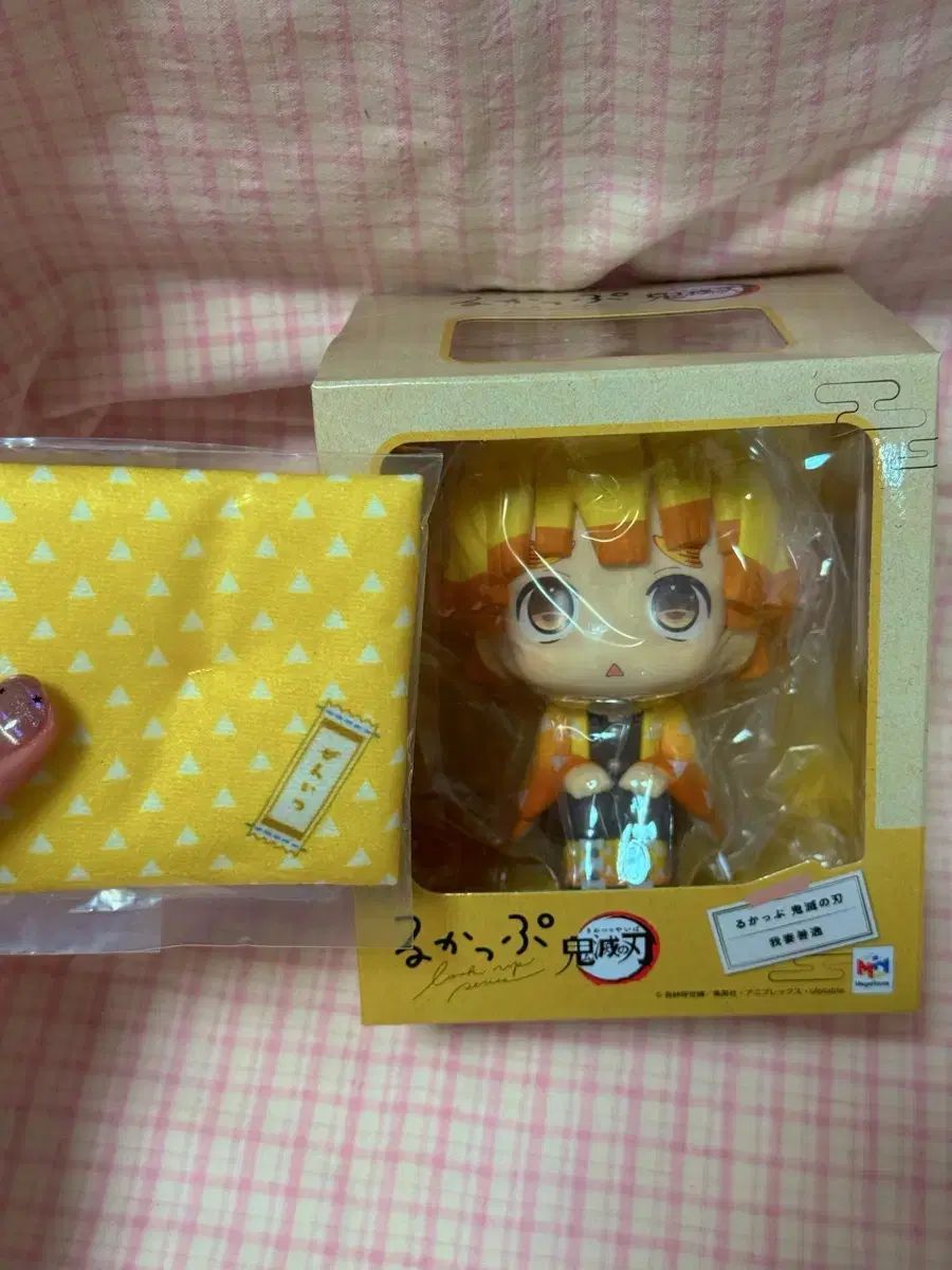 鬼滅の刃 我妻 善逸 Look UP クッション 特典 全集中のアクリル