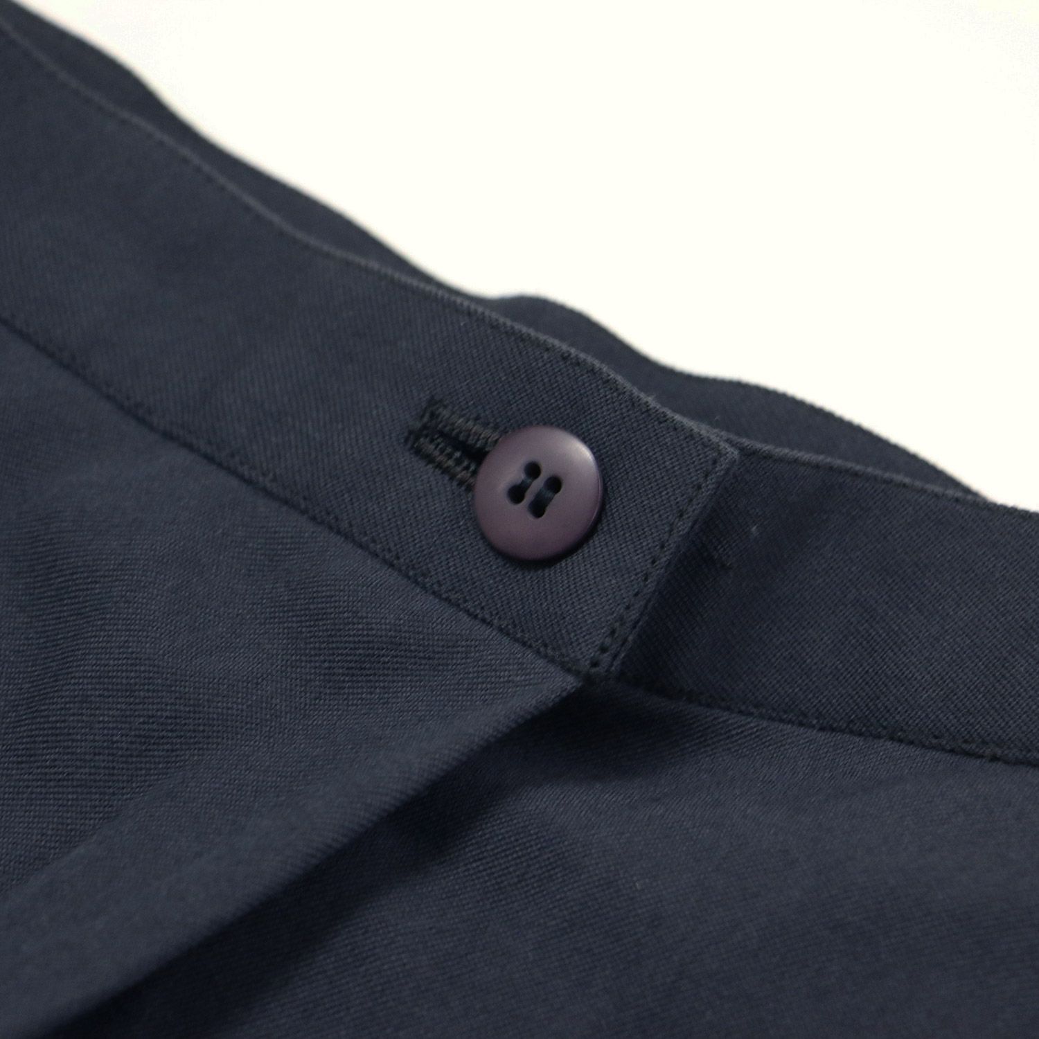 エイポック イッセイミヤケ サルエルパンツ テーパード プリーツプリーズ 灰色 ISSEY MIYAKE イッセイミヤケ パンツ グレー サイズ:L | PERMANENTE