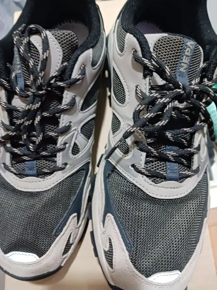 ネパ トレッキングシューズ 1週 着用 良好 270 6万