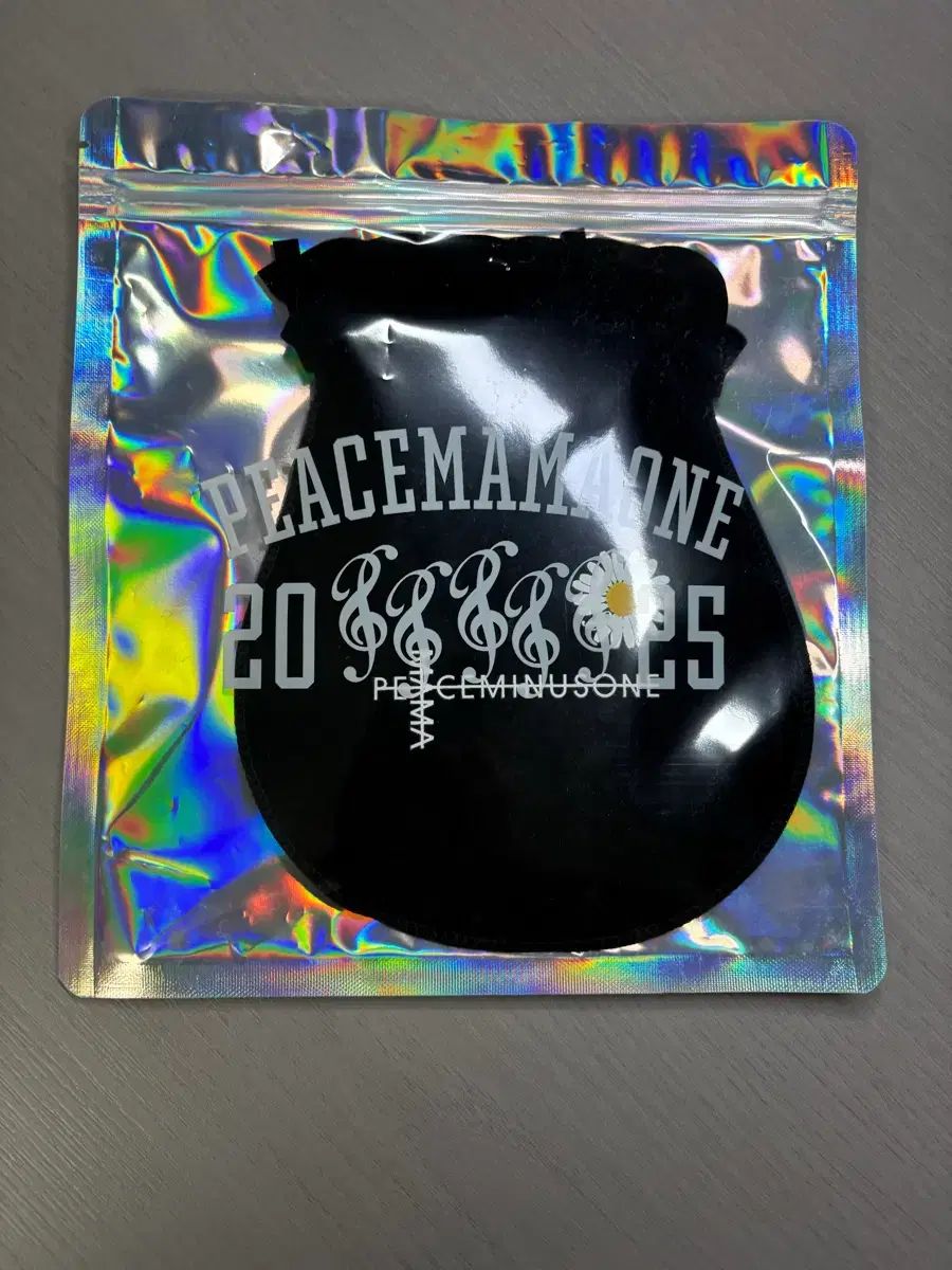 G-DRAGON ジードラゴン PEACEMINUSONE ピースマイナスワン MAMA バッジ