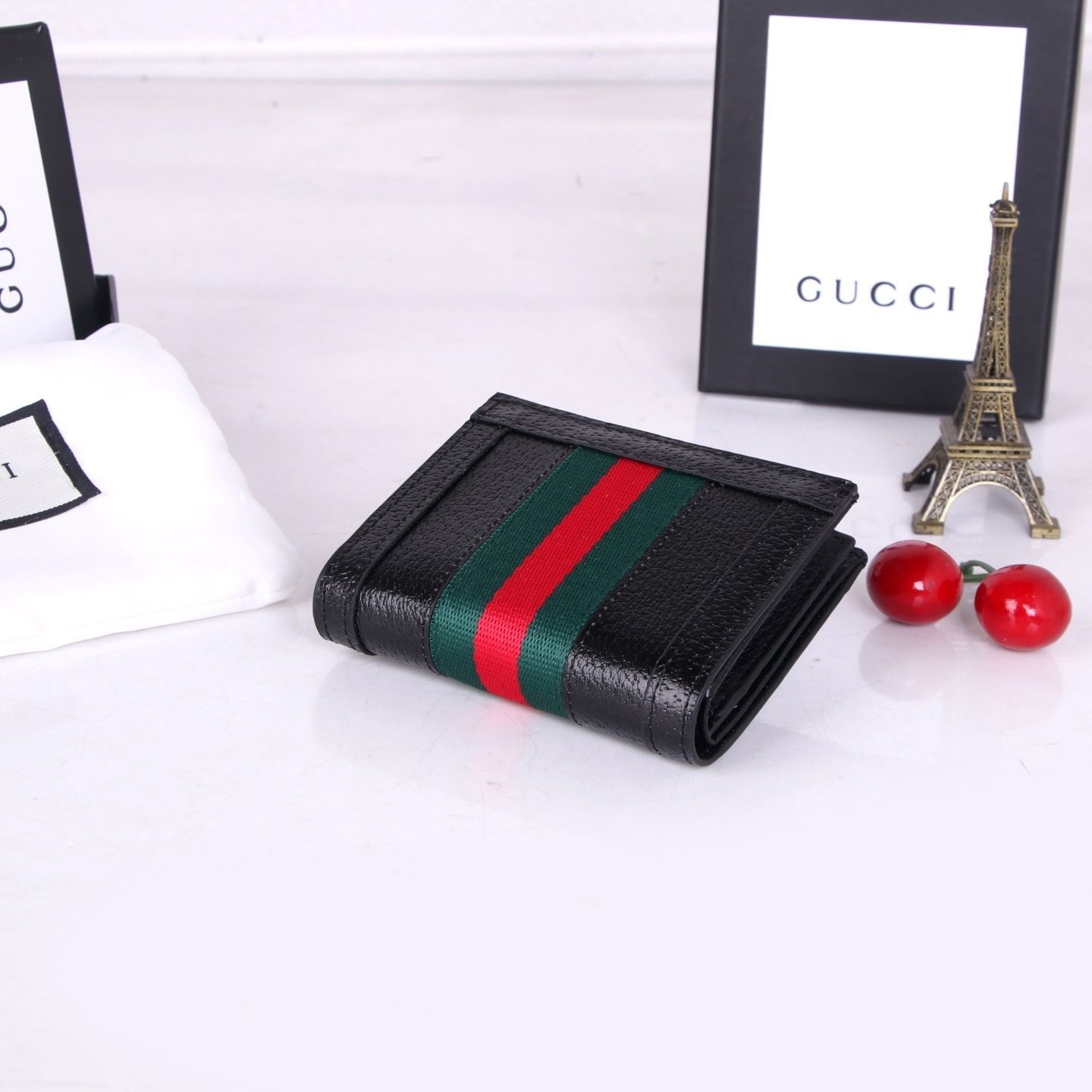 最終値下げ！ 期間限定☆ GUCCI グッチ 折り財布 小銭入れ - メルカリ