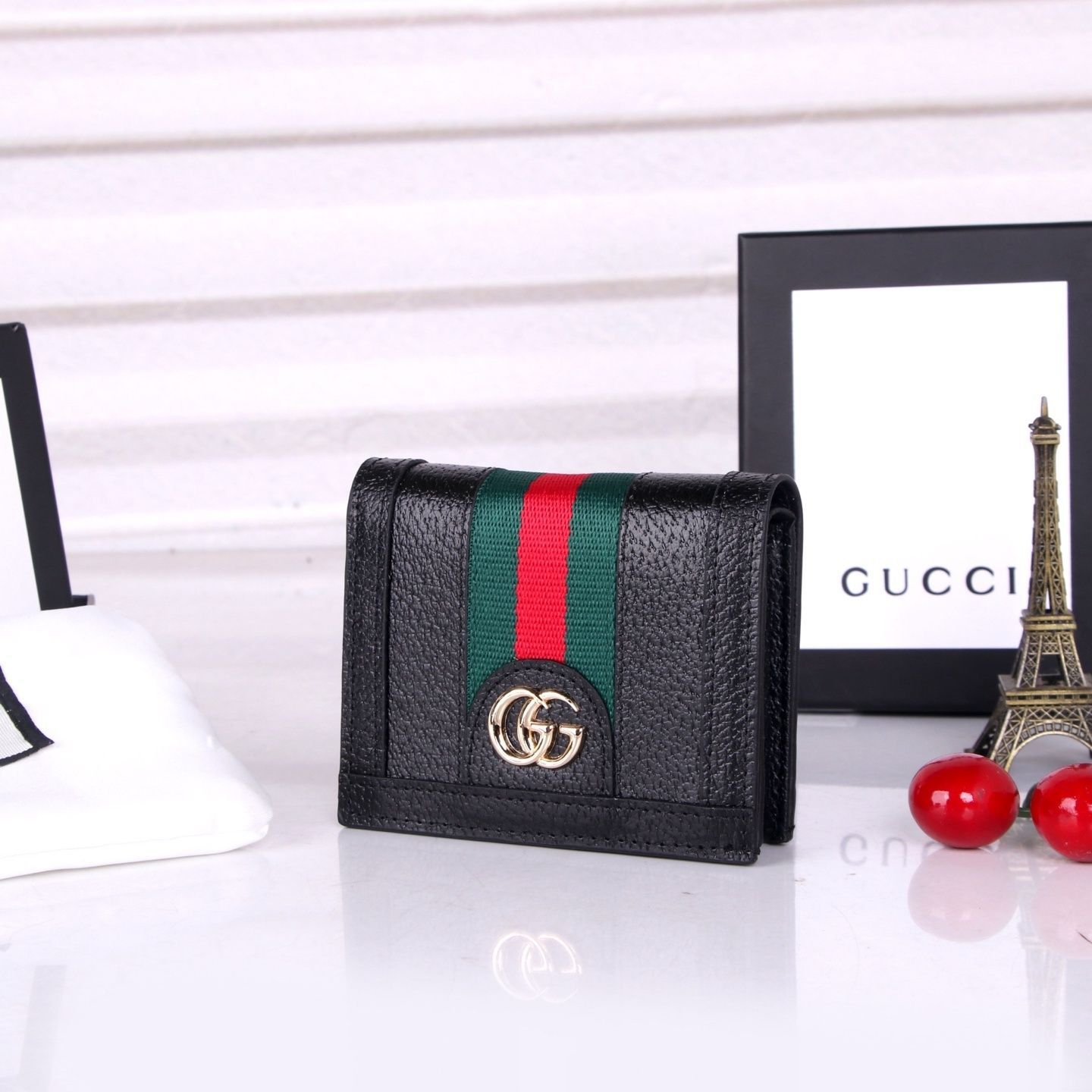 GUCCI【最終値下げ！】 最終値下げ！ 期間限定☆ GUCCI グッチ 折り財布 小銭入れ - メルカリ