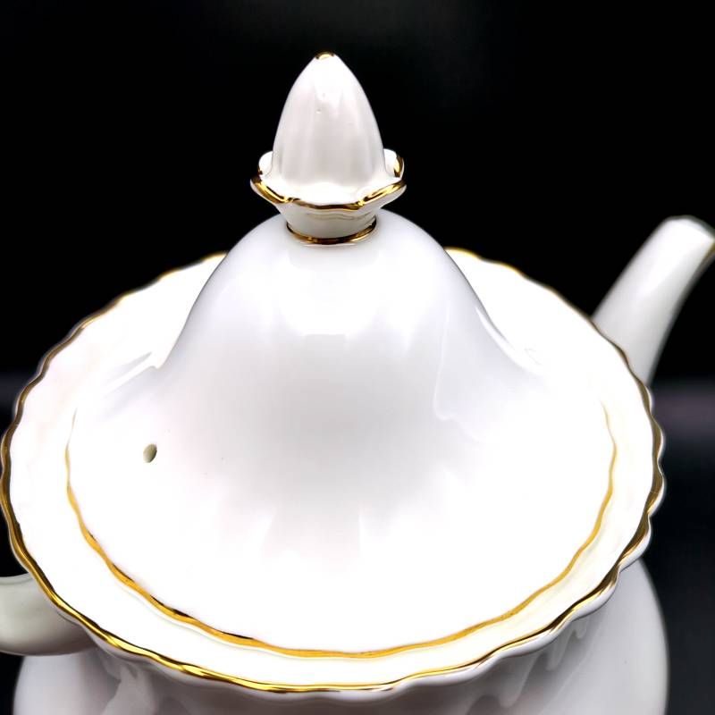  ROYAL ALBERT Val D’or ロイヤルアルバート ヴァルドール バルドール ティーポット＆カップ ソーサー 2客セット 金彩 英国製 洋食器 ティーポット コーヒー ティーカップ